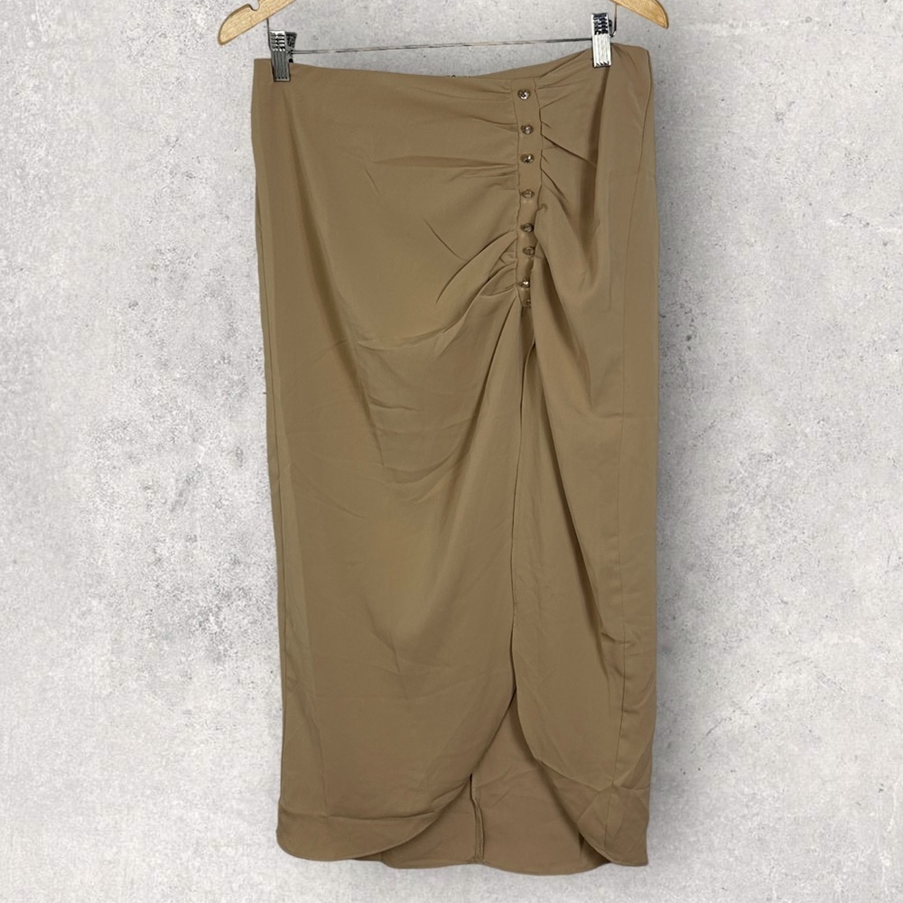 NWT Nordstrom Know One Cares Beige Tan Ruched Jewel Button Midi Skirt Size Large
